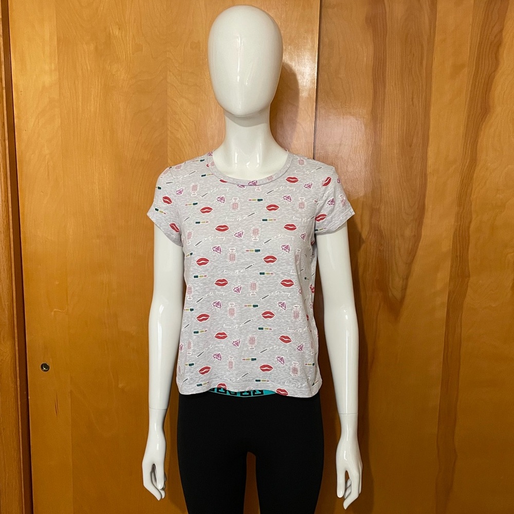 Victoria’s Secret Shirt Size Small Lipstick Perfume Diamonds Lips